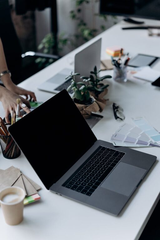 Consejos prácticos para organizar un espacio de trabajo productivo en casa
