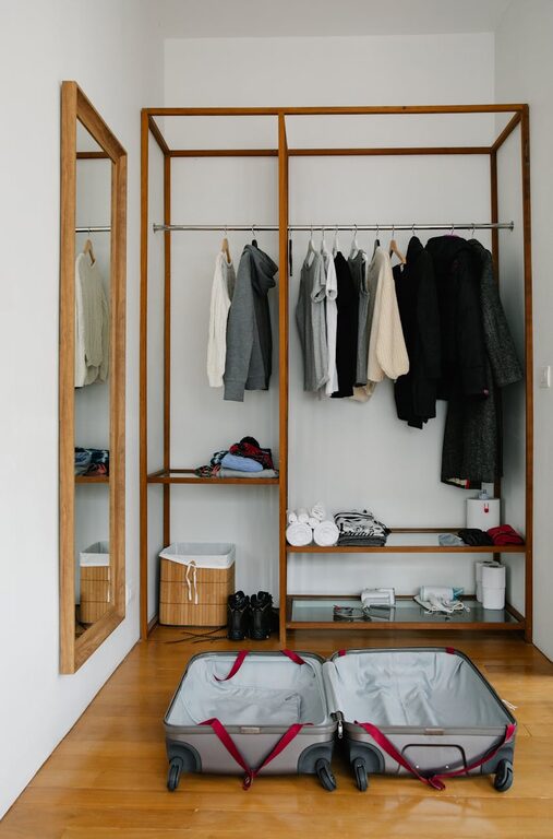 Consejos prácticos para mejorar la organización del espacio en casa