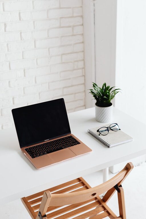 Consejos para organizar un espacio de trabajo en casa eficiente y cómodo